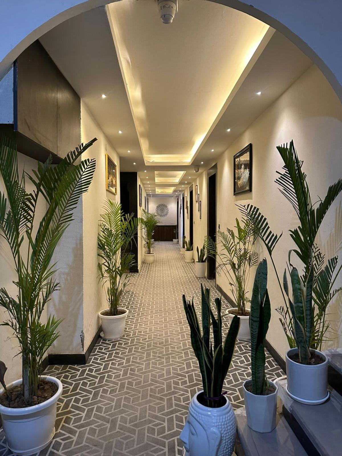 Hotel Kritika Greater Noida Luaran gambar